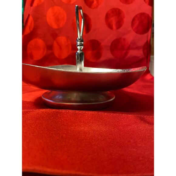 Kensington Moire Aluminum Tidbit tray w handle on pedestal silver tone 8 in. EUC - Picture 5 of 16